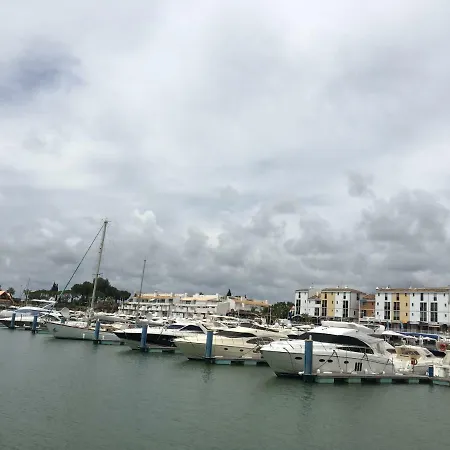דירה Marina